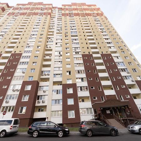 Новая Квартира Переулок Ясиноватский 11 키예프 외부 사진